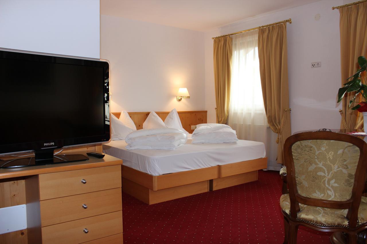Hotel Hubertushof ヴィピテーノ エクステリア 写真